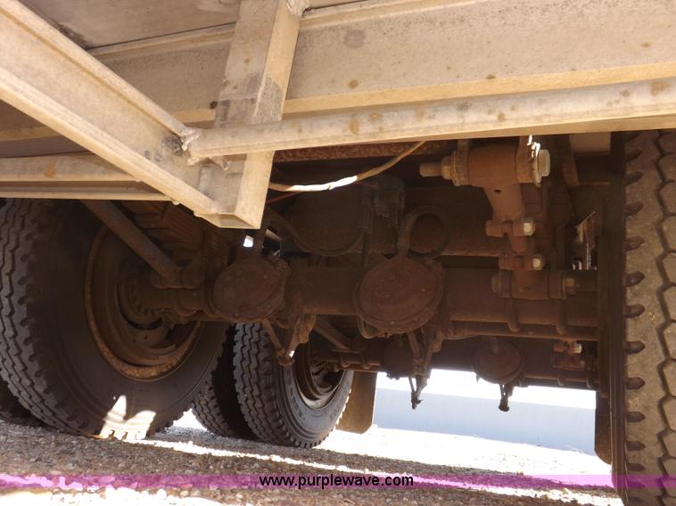 image for item F6451 1975 Featherlite CWC horse trailer