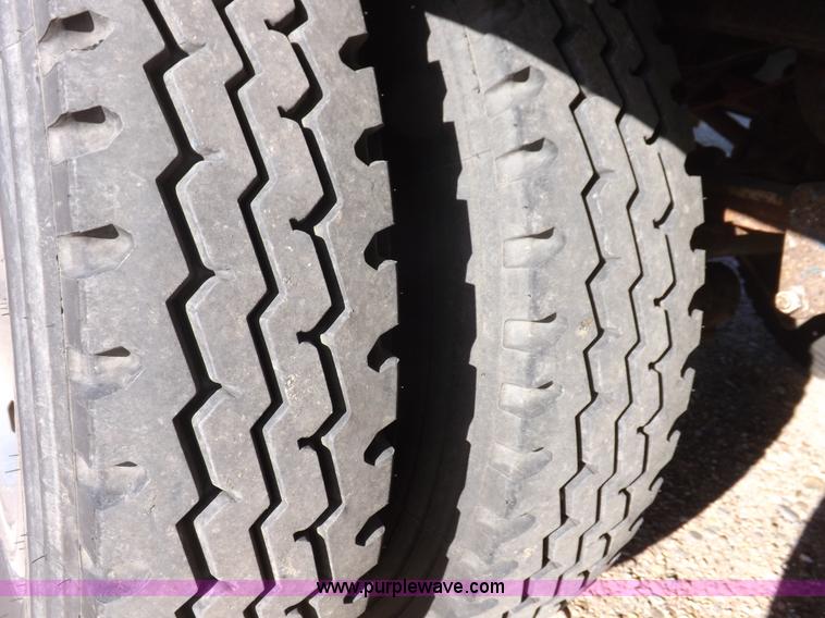 image for item F6451 1975 Featherlite CWC horse trailer