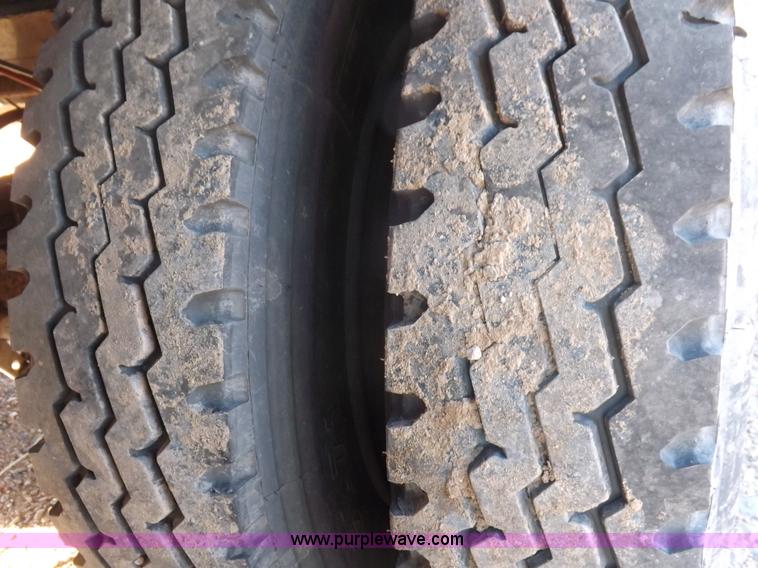 image for item F6451 1975 Featherlite CWC horse trailer