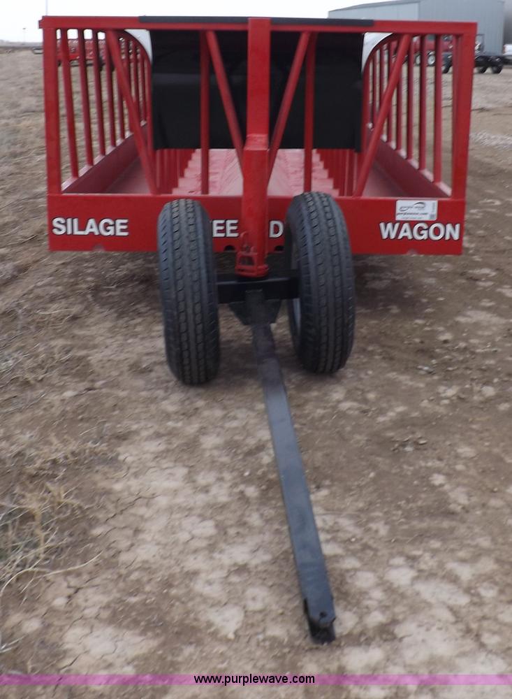 image for item F6453 Silage feeder wagon