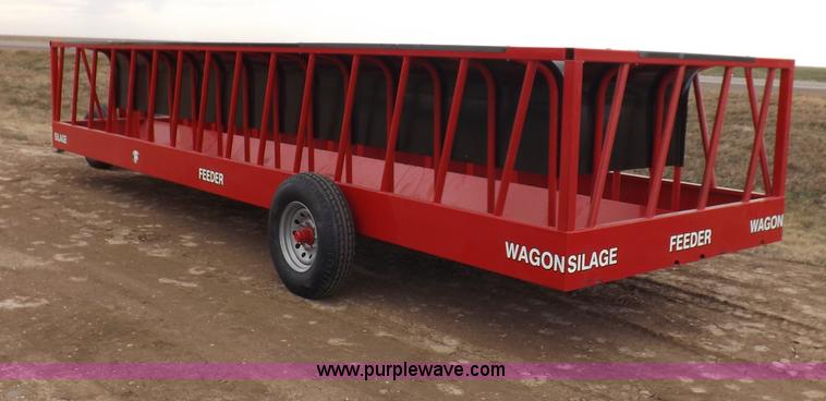 image for item F6453 Silage feeder wagon