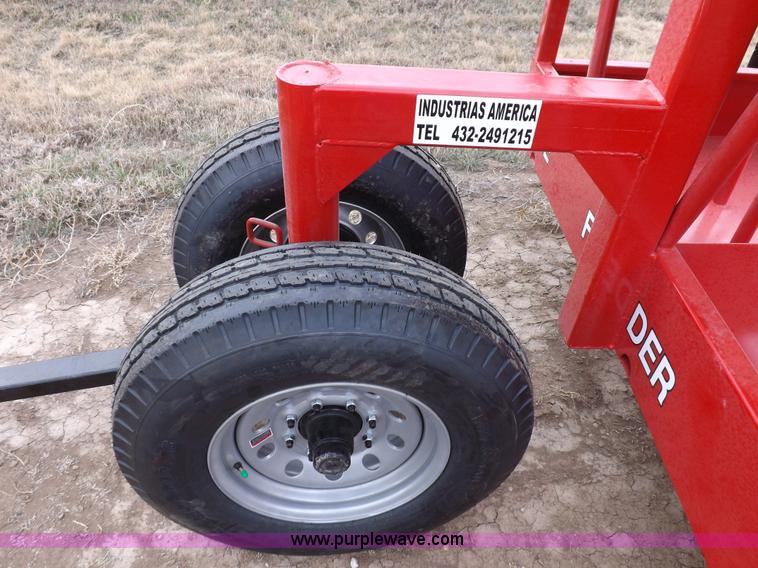 image for item F6453 Silage feeder wagon