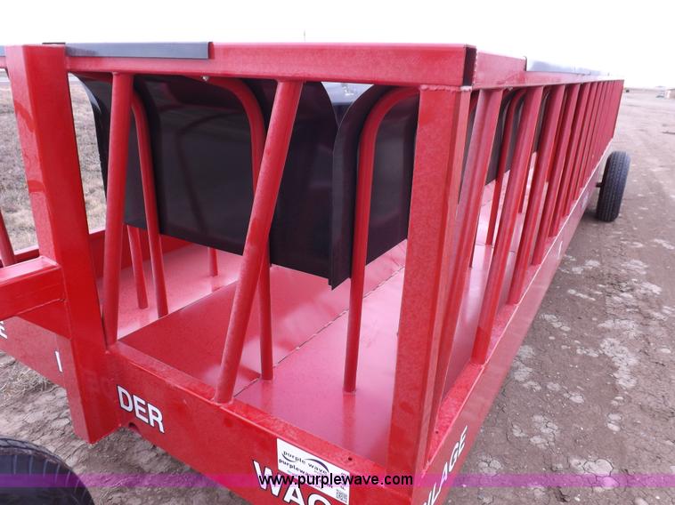 image for item F6453 Silage feeder wagon
