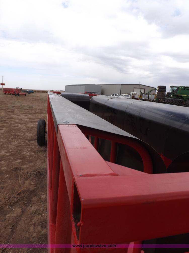 image for item F6453 Silage feeder wagon