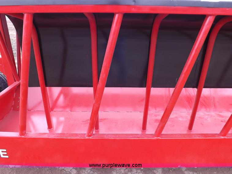 image for item F6453 Silage feeder wagon