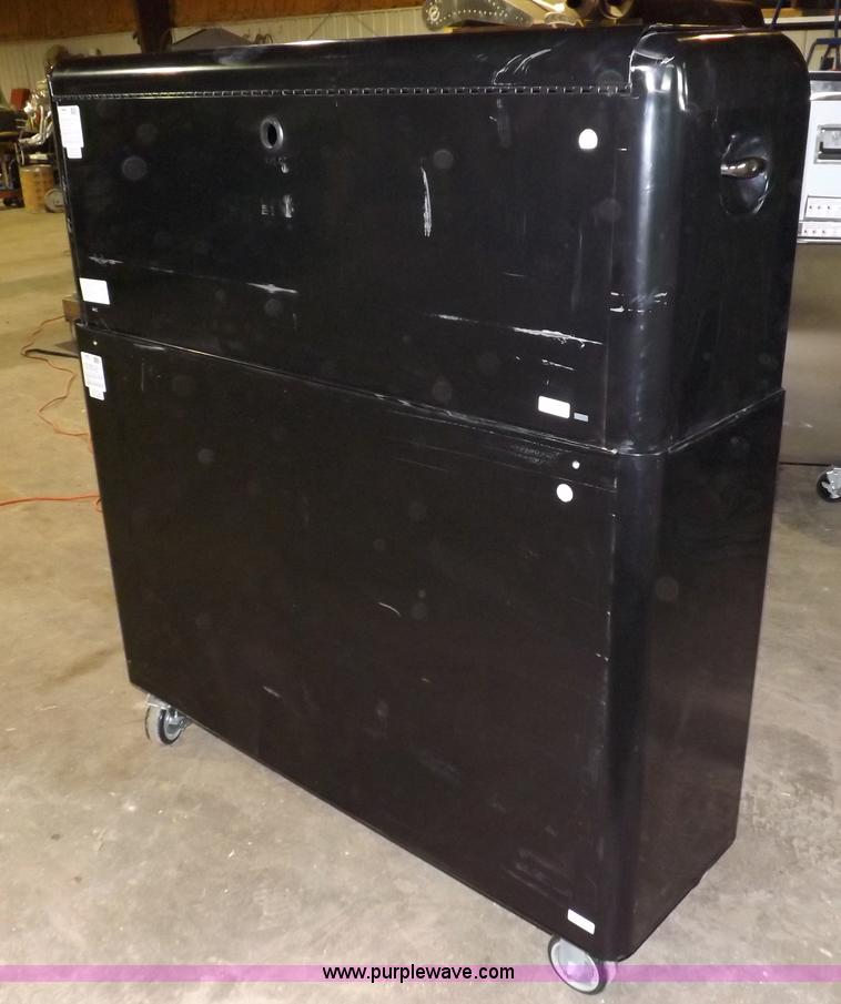 image for item F6462 MasterCraft Maximum toolbox