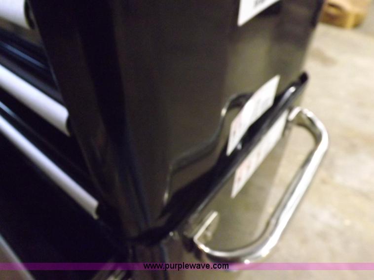 image for item F6462 MasterCraft Maximum toolbox