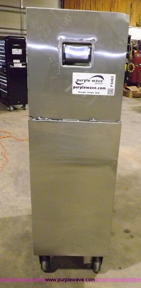 image for item F6463 MasterCraft Maximum toolbox