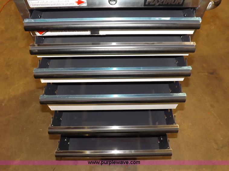 image for item F6463 MasterCraft Maximum toolbox