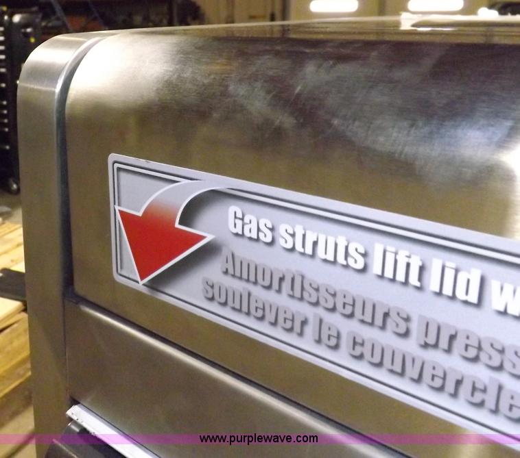 image for item F6463 MasterCraft Maximum toolbox