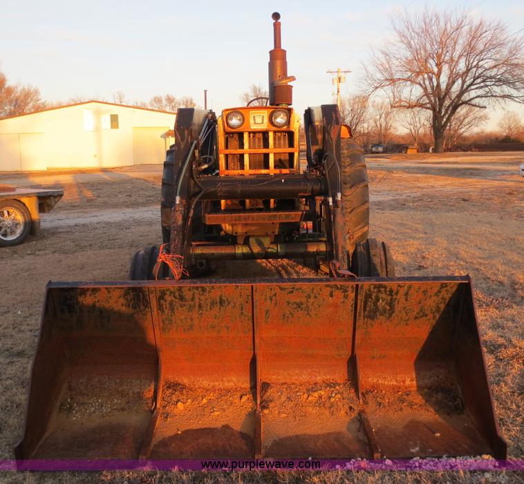 image for item F6599 Oliver 1755 tractor