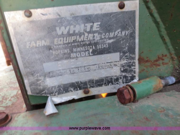 image for item F6599 Oliver 1755 tractor