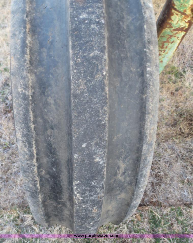 image for item F6599 Oliver 1755 tractor