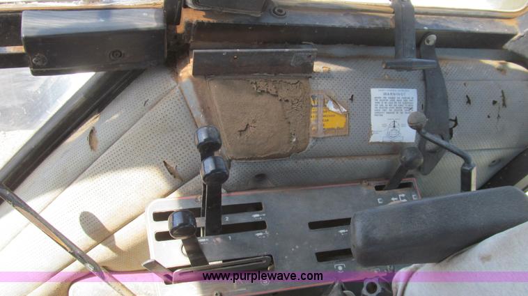 image for item G5657 Case 1494 tractor