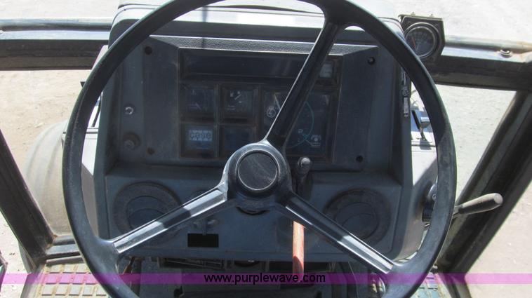 image for item G5657 Case 1494 tractor