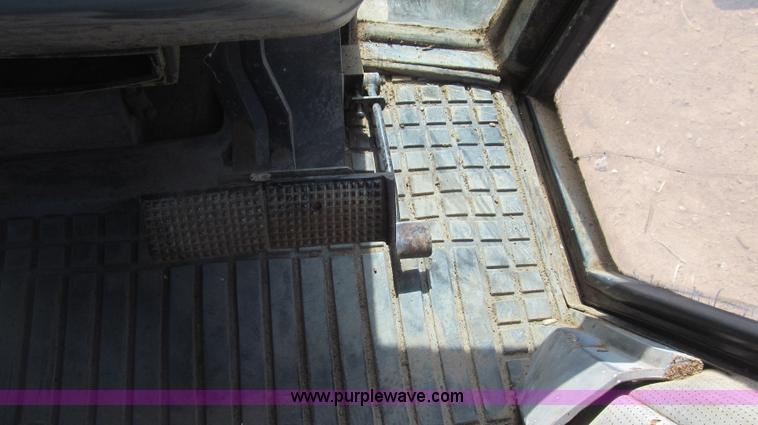 image for item G5657 Case 1494 tractor