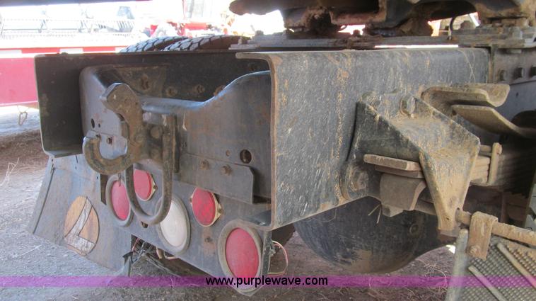 image for item G5658 1995 Ford Aeromax L9000 semi truck