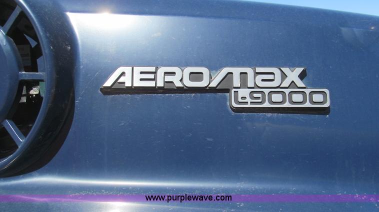 image for item G5658 1995 Ford Aeromax L9000 semi truck