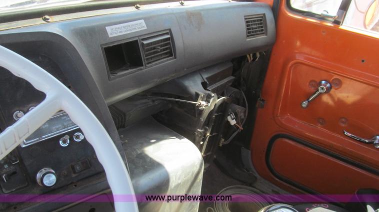 image for item G5658 1995 Ford Aeromax L9000 semi truck