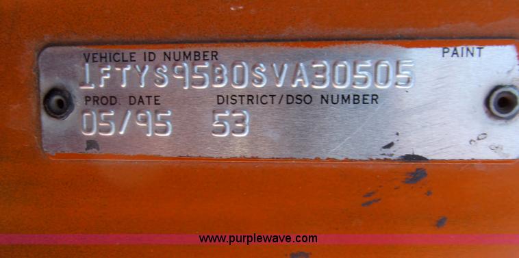 image for item G5658 1995 Ford Aeromax L9000 semi truck