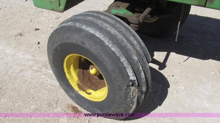 image for item G5661 1979 John Deere 4840 tractor