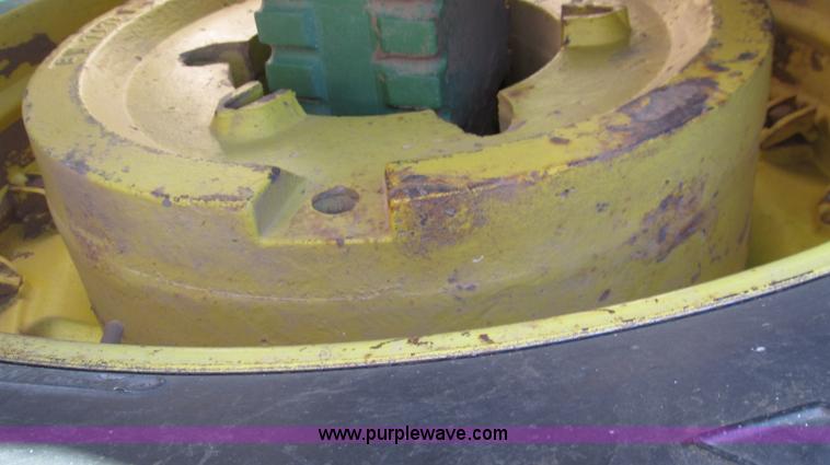 image for item G5661 1979 John Deere 4840 tractor