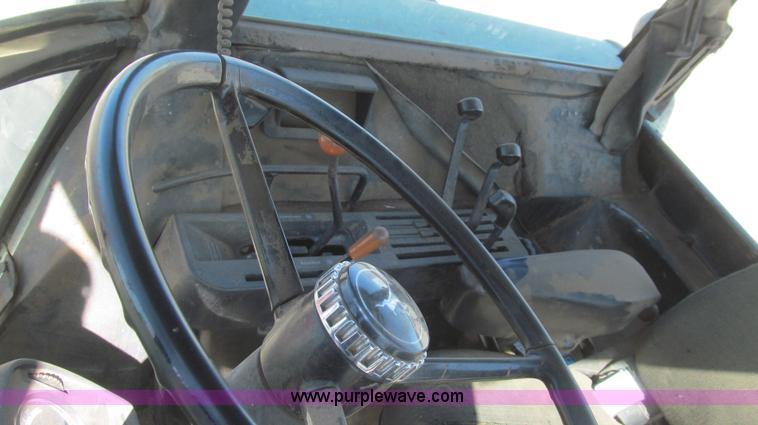 image for item G5661 1979 John Deere 4840 tractor