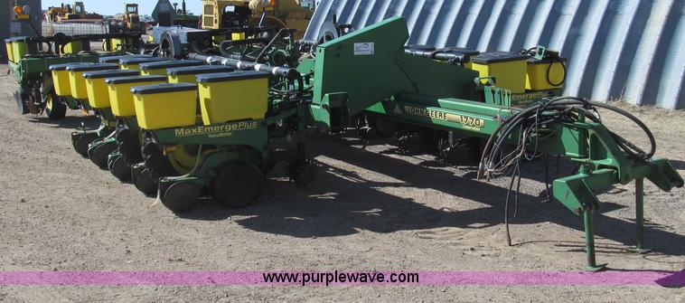 image for item G5669 John Deere 1770 Conservation planter