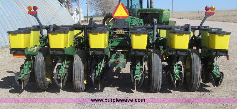 image for item G5669 John Deere 1770 Conservation planter