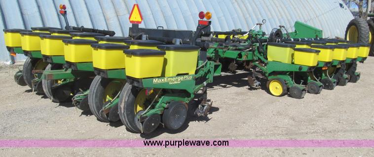 image for item G5669 John Deere 1770 Conservation planter