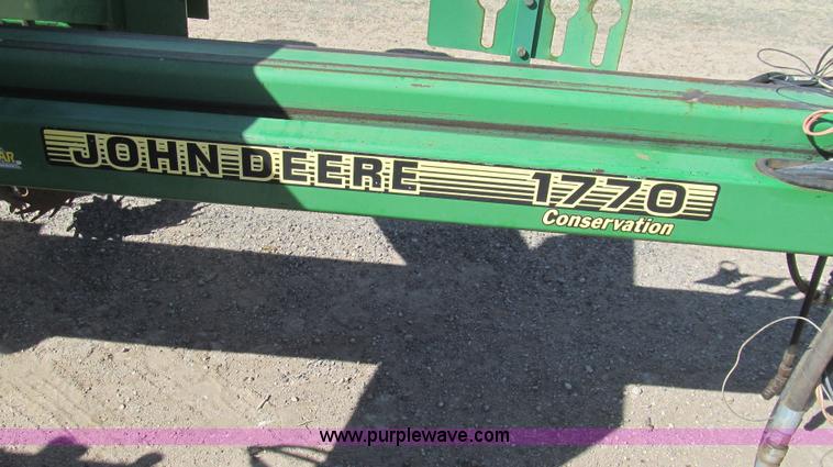 image for item G5669 John Deere 1770 Conservation planter