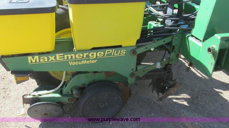 image for item G5669 John Deere 1770 Conservation planter