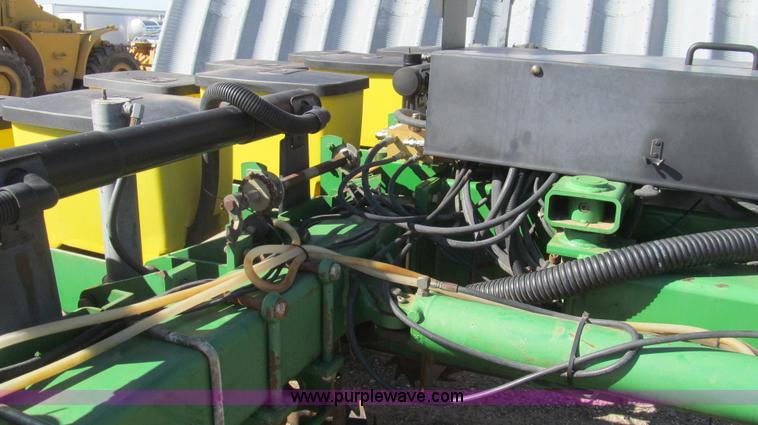 image for item G5669 John Deere 1770 Conservation planter