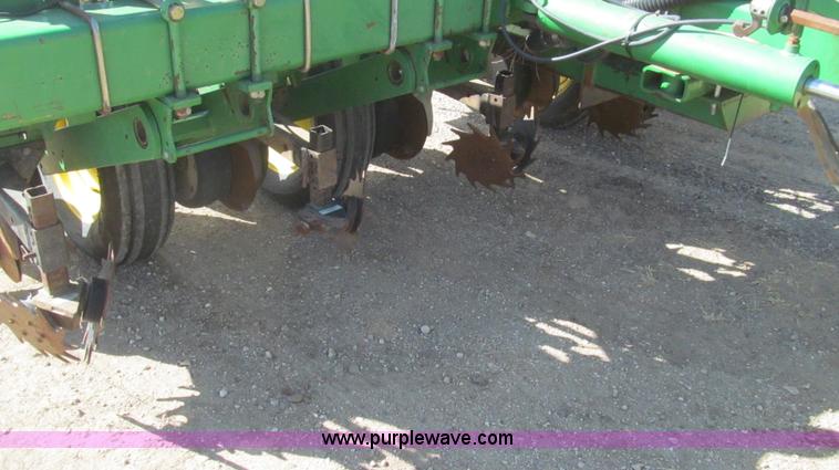 image for item G5669 John Deere 1770 Conservation planter