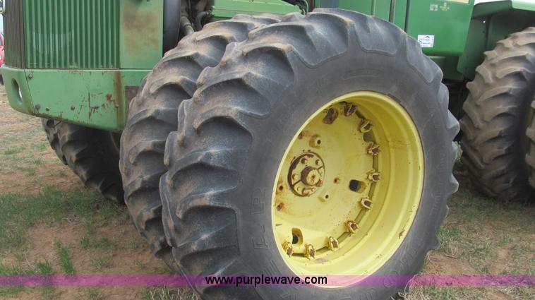 image for item G5679 1980 John Deere 8640 4WD tractor