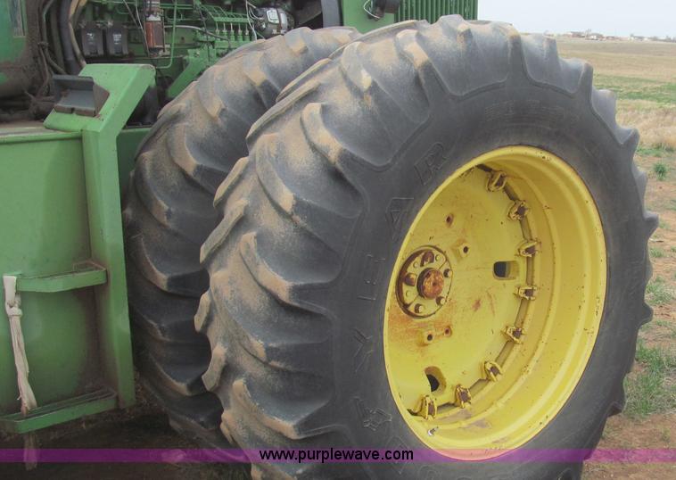 image for item G5679 1980 John Deere 8640 4WD tractor
