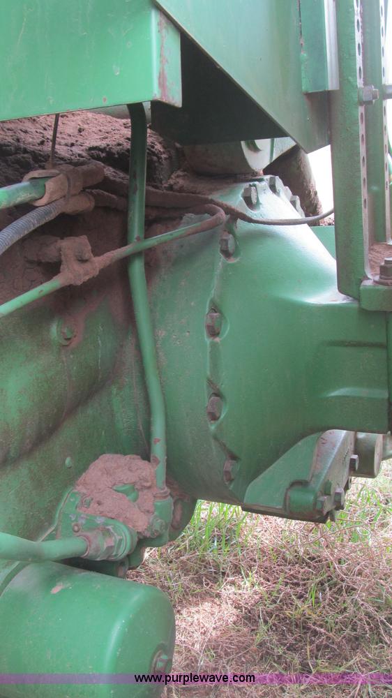 image for item G5679 1980 John Deere 8640 4WD tractor