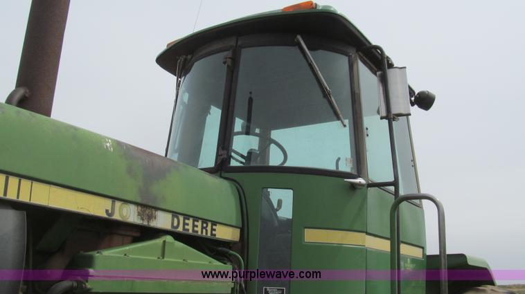 image for item G5679 1980 John Deere 8640 4WD tractor