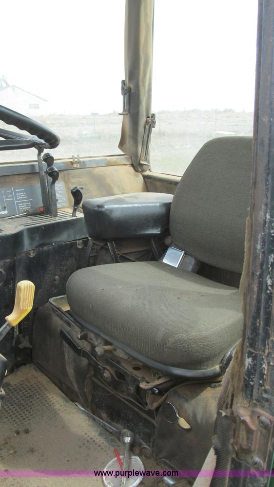 image for item G5679 1980 John Deere 8640 4WD tractor