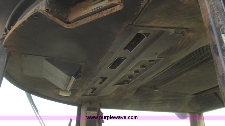 image for item G5679 1980 John Deere 8640 4WD tractor