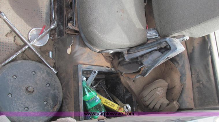 image for item G5679 1980 John Deere 8640 4WD tractor