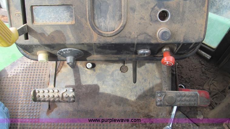 image for item G5679 1980 John Deere 8640 4WD tractor