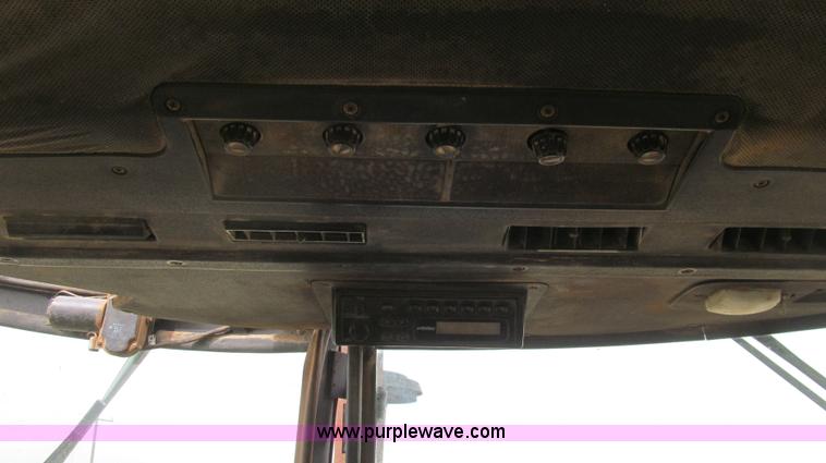 image for item G5679 1980 John Deere 8640 4WD tractor