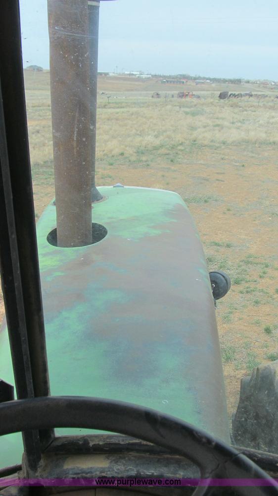 image for item G5679 1980 John Deere 8640 4WD tractor