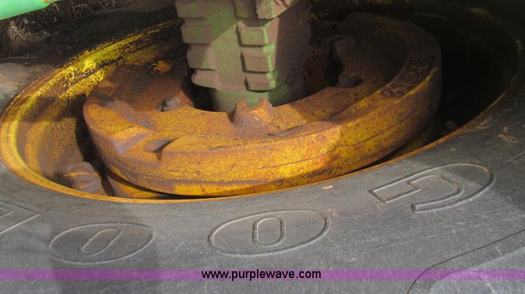 image for item G5679 1980 John Deere 8640 4WD tractor