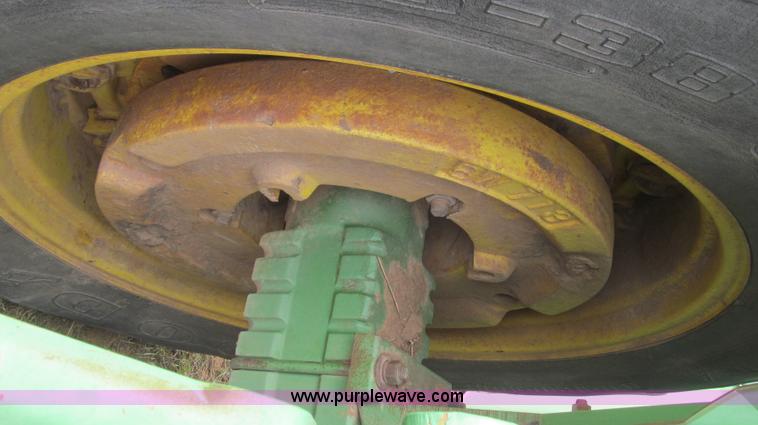 image for item G5679 1980 John Deere 8640 4WD tractor