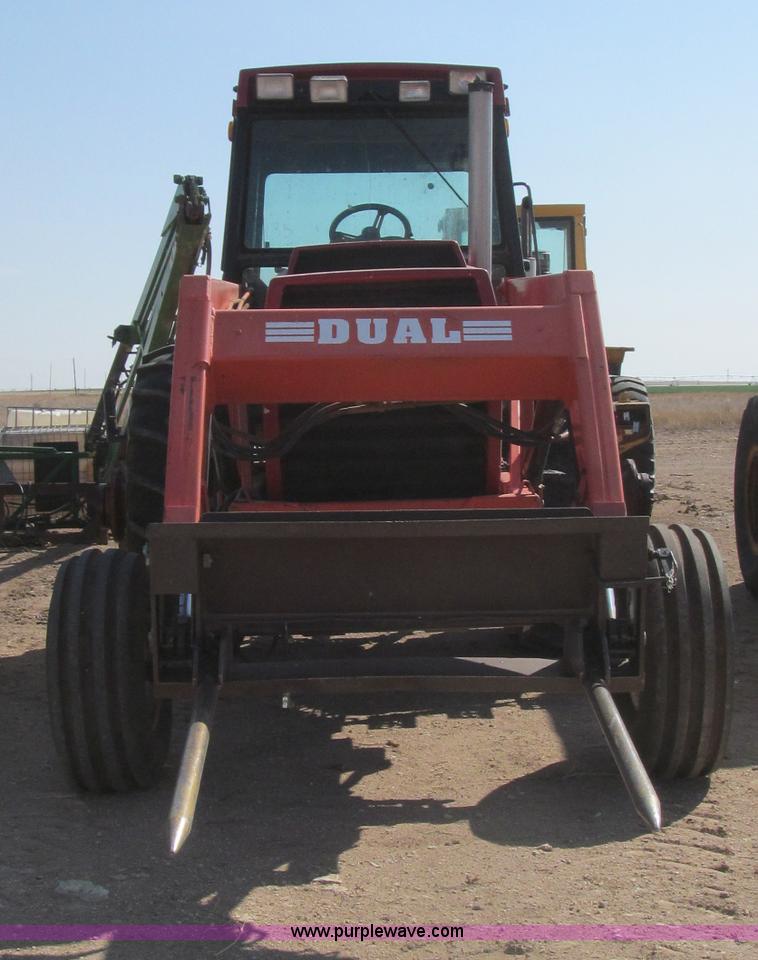 image for item G5680 1984 Case IH 2594 tractor with loader