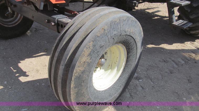 image for item G5680 1984 Case IH 2594 tractor with loader