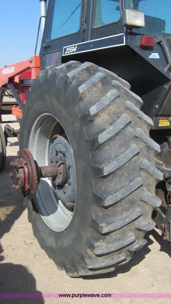 image for item G5680 1984 Case IH 2594 tractor with loader
