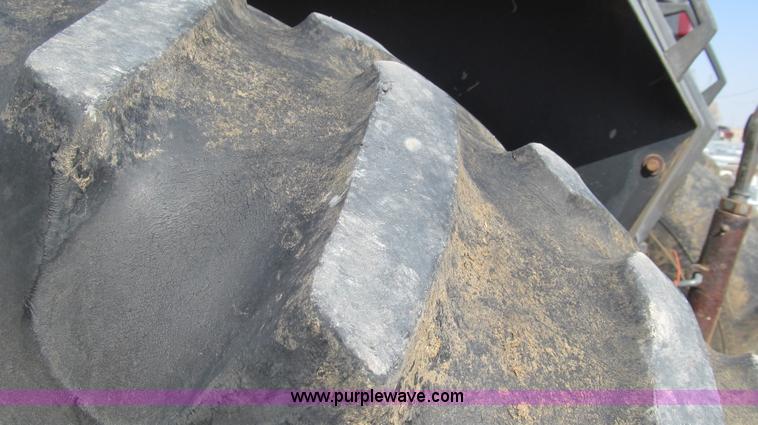 image for item G5680 1984 Case IH 2594 tractor with loader